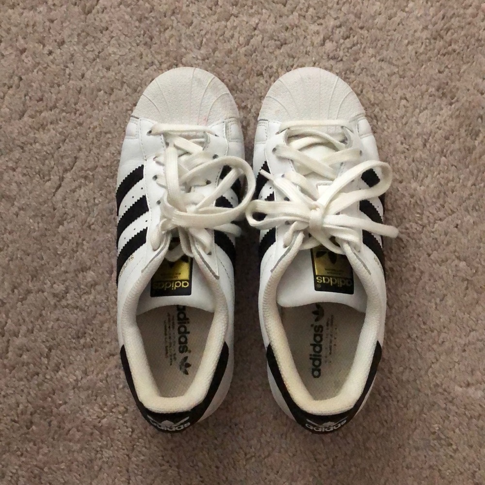 Adidas Sneakers